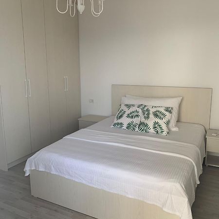 Loli Apartment Luxury White Residence Саранда Экстерьер фото