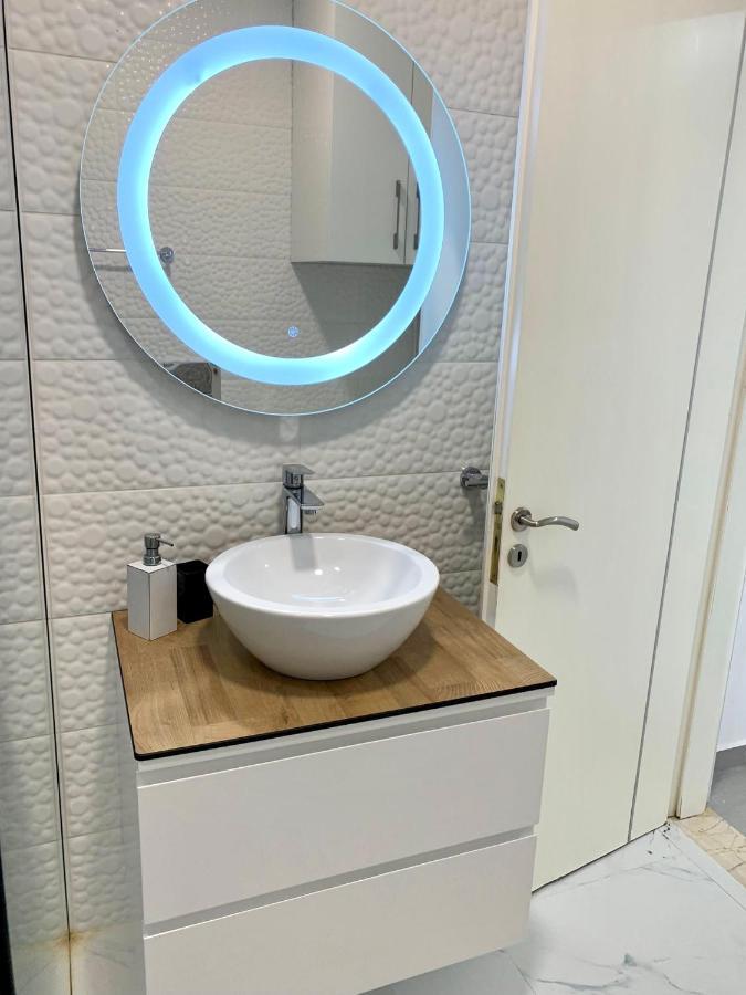 Loli Apartment Luxury White Residence Саранда Экстерьер фото
