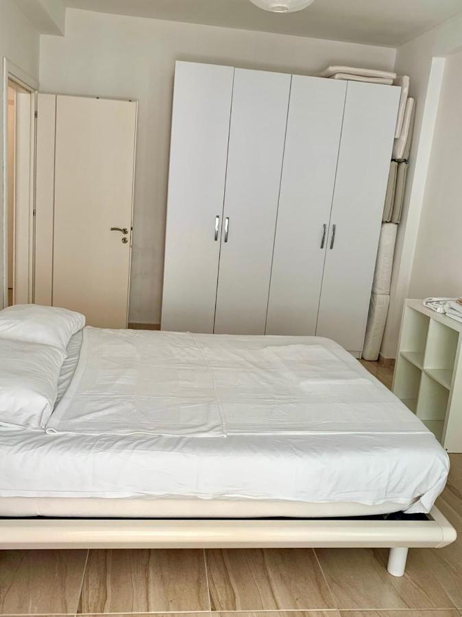 Loli Apartment Luxury White Residence Саранда Экстерьер фото