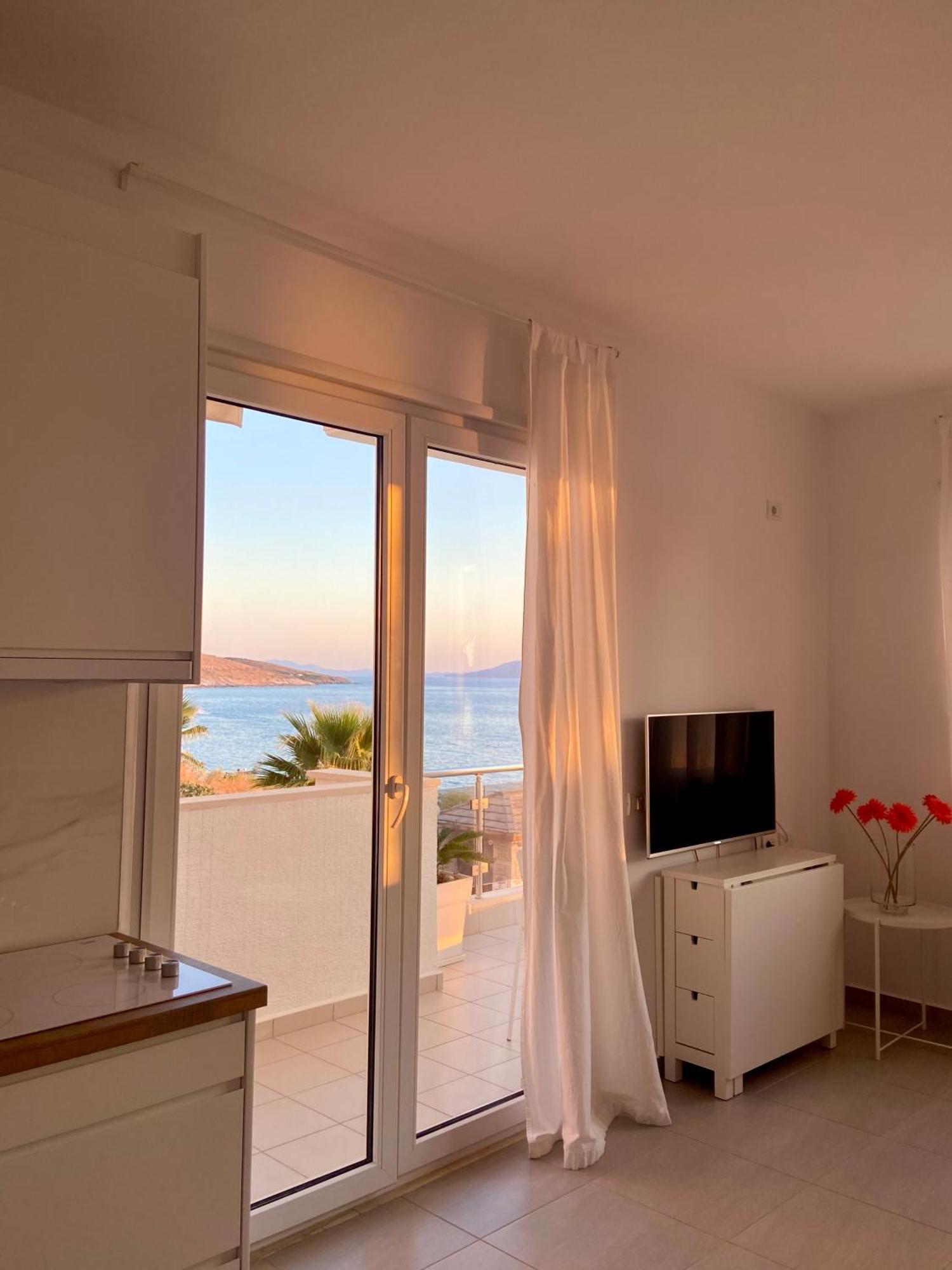 Loli Apartment Luxury White Residence Саранда Экстерьер фото